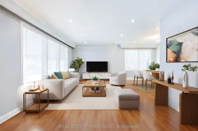 4 Moorecroft Crescent, Toronto, On M1k 3v1