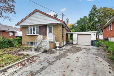 28 Belyea Crescent Main, Toronto, On M1j 1v7