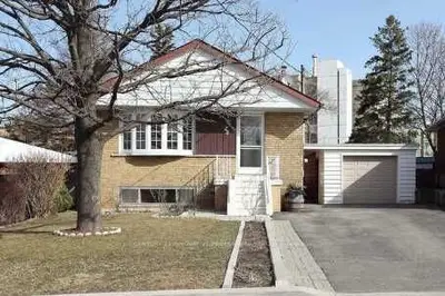 28 Belyea Crescent Main, Toronto, On M1j 1v7