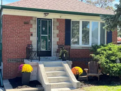 28 Willowhurst Crescent Bsmt, Toronto, On M1r 3r6