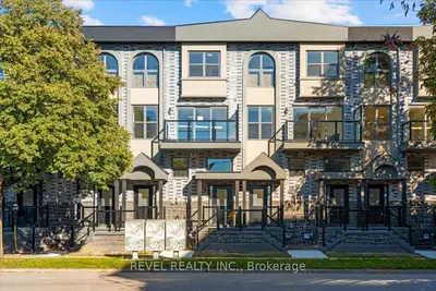 200 Railway Engine House Way 7, Whitby, On L1n 0p7