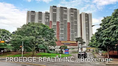5 Massey Square 2507, Toronto, On M4c 5l5