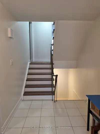 70 Copperwood Square, Toronto, On M1v 2c1