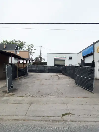 209a Danforth Road, Toronto, On M1l 3x2