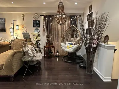22 Swansea Street, Whitby, On L1p 0b3