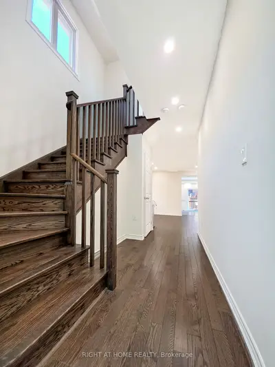 219 Fleetwood Drive, Oshawa, On L1k 3e7