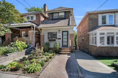 23 Aldridge Avenue, Toronto, On M4c 3w3