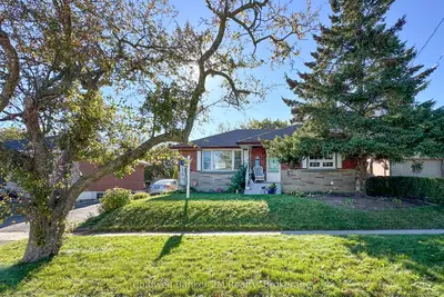 64 Harris Avenue, Oshawa, On L1j 5k7