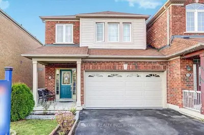 108 Gristone Crescent, Toronto, On M1x 1v1