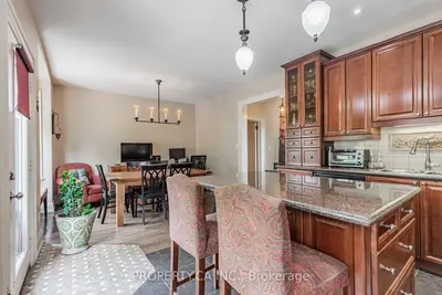 131 Gillard Avenue Upper, Toronto, On M4j 4n7
