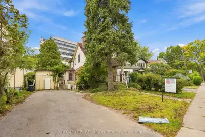 9 East Road, Toronto, On M1n 1z9
