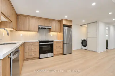 92 Neville Park Boulevard 4, Toronto, On M4e 3p8