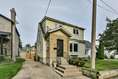 29 Topham Road, Toronto, On M4b 3k3