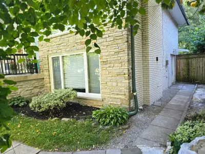 168 Meadowvale Road Lower Level, Toronto, On M1c 3e3