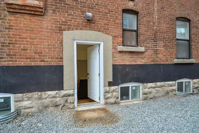 129 Kenilworth Avenue Lower, Toronto, On M4l 3s7