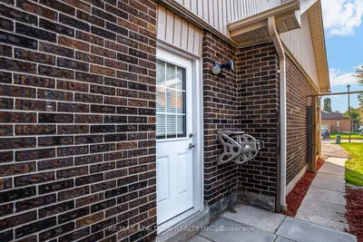 718 Edgewood Road S, Pickering, On L1v 2z6