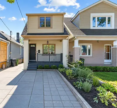 703 Mortimer Avenue, Toronto, On M4c 2k1