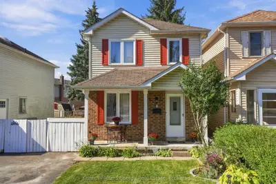 6 Overbank Drive, Oshawa, On L1j 7x9