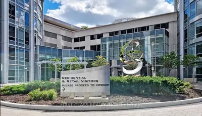 135 Village Green Square 2216, Toronto, On M1s 0g4