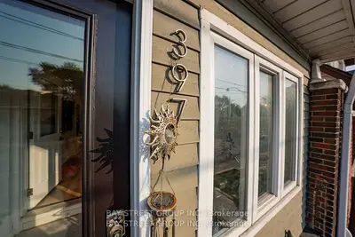 397 Kingston Road, Toronto, On M4l 1v1