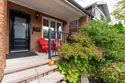 122 Holborne Avenue, Toronto, On M4c 2r4