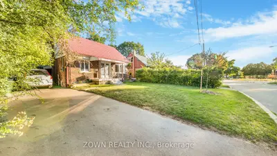 63 Biscayne Boulevard Main, Toronto, On M1r 1a1