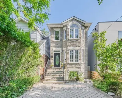 41 Aldwych Avenue Lower, Toronto, On M4j 1x4