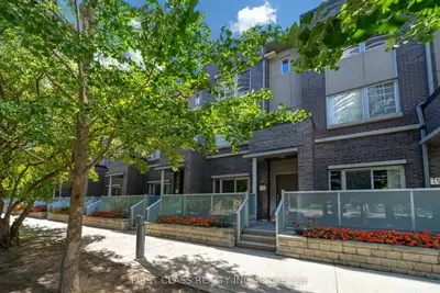 310 Village Green Square 14, Toronto, On M1s 0l1
