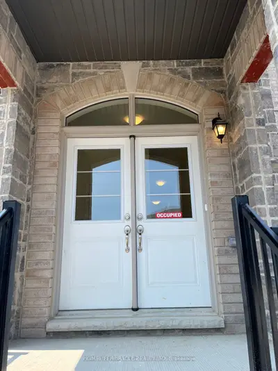 2144 Coppermine Street, Oshawa, On L1l 0t1