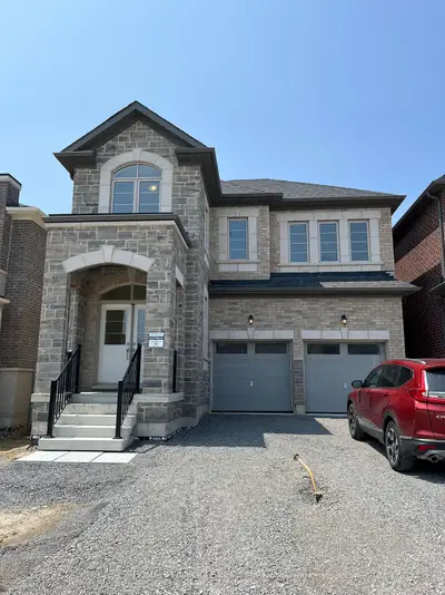 2144 Coppermine Street, Oshawa, On L1l 0t1