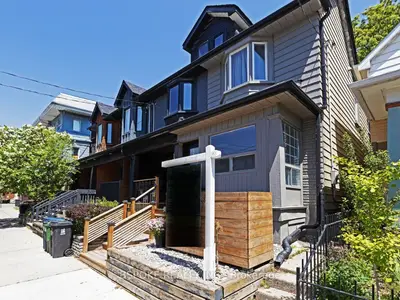 75 Laing Street, Toronto, On M4l 2n4