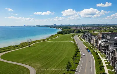 22 C Lookout Drive, Clarington, On L1c 7g1