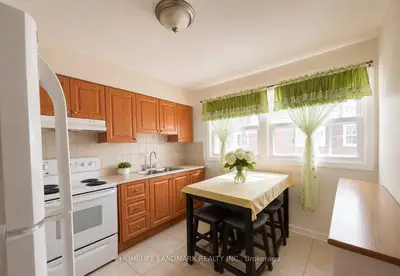 110 Purpledusk Trail, Toronto, On M1e 4e1