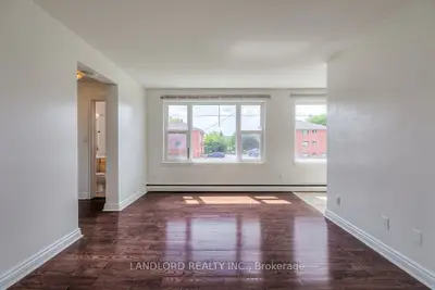111 Craydon Road 204, Whitby, On L1n 2b5