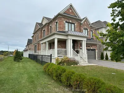 34 Huggins Drive, Whitby, On L1p 0n4