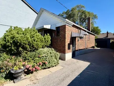 293 Glebemount Avenue, Toronto, On M4c 3v4