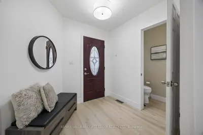 4 Lowder Place, Whitby, On L1n 8c1
