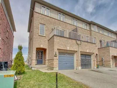 487 Rossland Road E, Ajax, On L1z 0k8