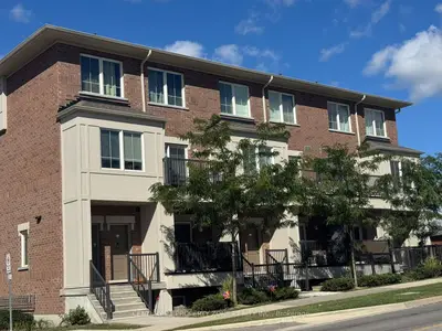 485 Beresford Path 10, Oshawa, On L1h 0b2