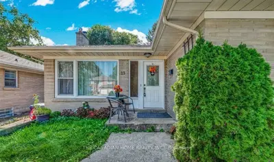 23 Todd Road, Toronto, On M1s 2k1
