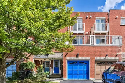 41 Blair Street, Toronto, On M4b 3n5