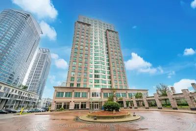8 Lee Centre Drive 1011, Toronto, On M1h 3h8