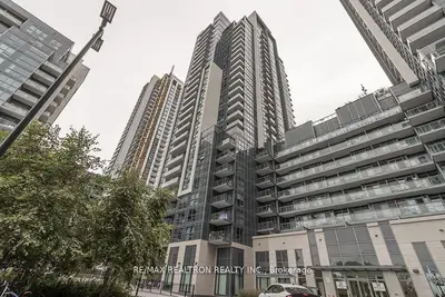 20 Meadowglen Place 322, Toronto, On M1g 0a9