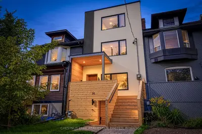 26 Caroline Avenue, Toronto, On M4m 2x7