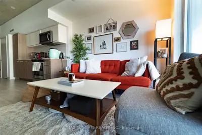 15 Baseball Place 403, Toronto, On M4m 0e6
