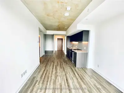 30 Baseball Place 1025, Toronto, On M4m 0e8