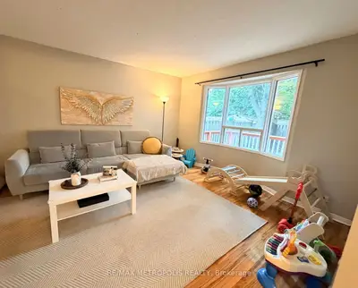 85 Barnes Drive Main, Ajax, On L1s 5e7