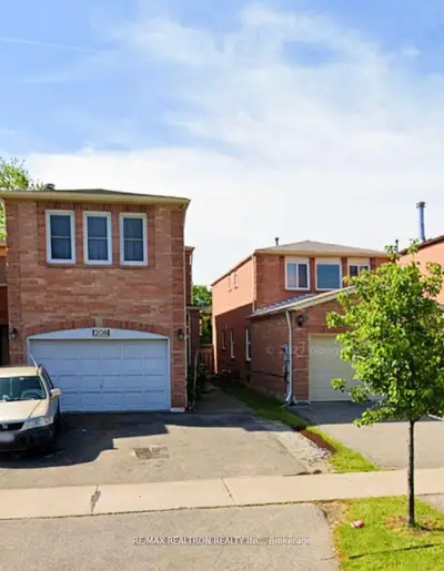 208 Roxanne Crescent Lower, Toronto, On M1v 4g3