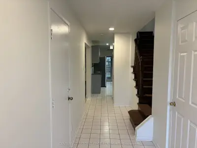 124 Robbinstone Drive, Toronto, On M1b 2e7