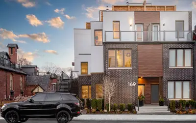169 Jones Avenue 2, Toronto, On M4m 3a2
